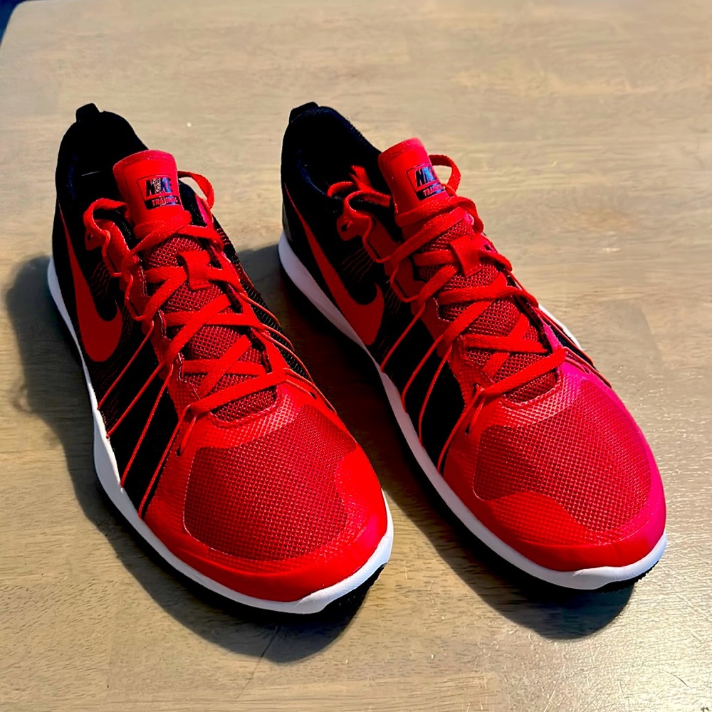 Used Men’s Nike Flex Size 11.5 shoes